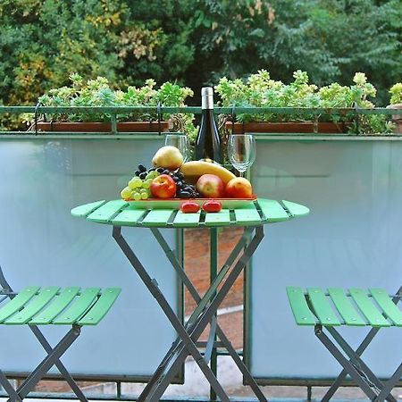 Apartment At Colosseo With Terrace Overlooking The Garden By Lyon 로마 외부 사진