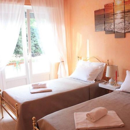 Apartment At Colosseo With Terrace Overlooking The Garden By Lyon 로마 외부 사진