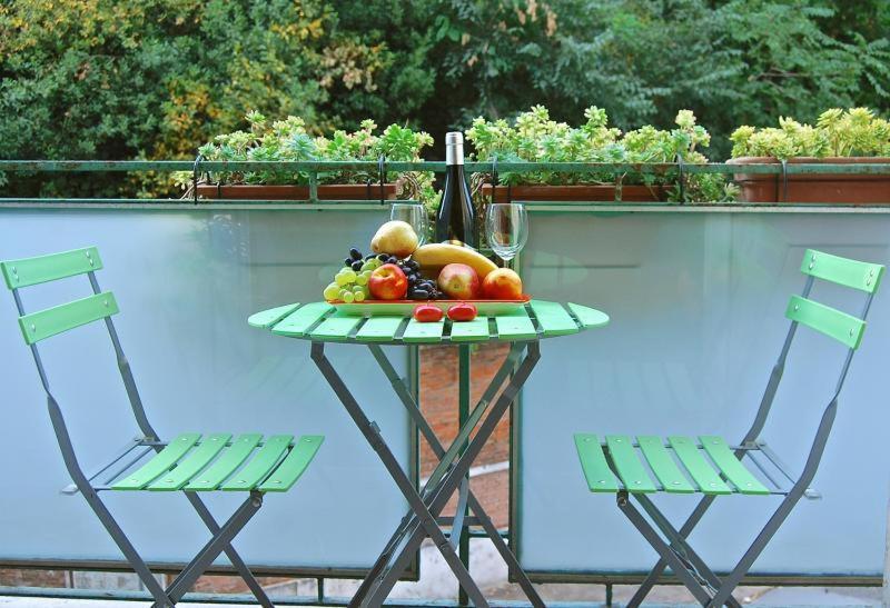 Apartment At Colosseo With Terrace Overlooking The Garden By Lyon 로마 외부 사진